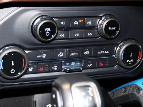 Used 2022 Ford Bronco Outer Banks w/ Sasquatch Package image 52