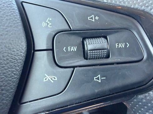 Used 2025 Chevrolet Trax LS FWD image 17
