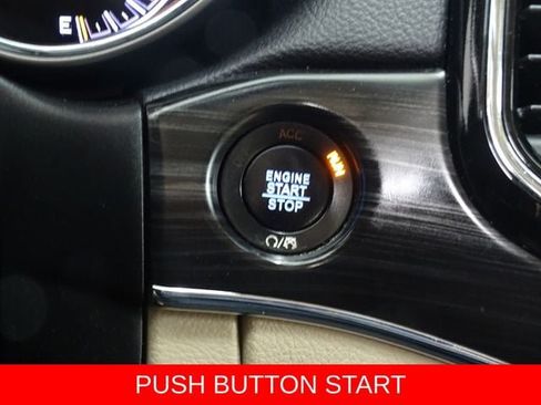 Used 2020 Jeep Grand Cherokee Limited AWD/4WD image 9