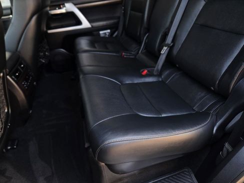 Used 2020 Toyota Land Cruiser Heritage Edition image 31