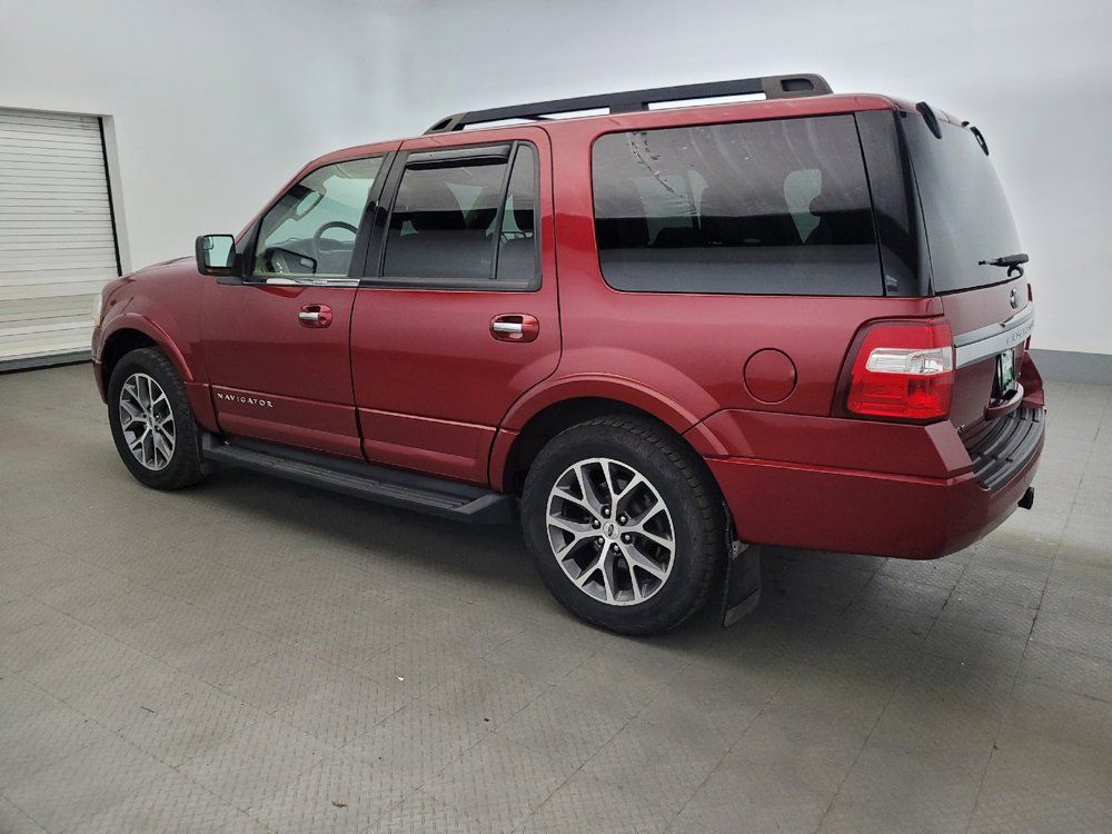 Used 2017 Ford Expedition XLT w/ Equipment Group 202A AWD/4WD image 3