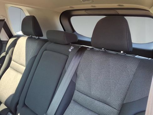 Used 2026 Nissan Rogue SV FWD image 11