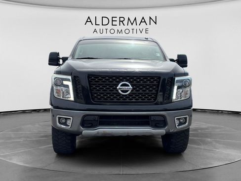 Used 2018 Nissan Titan PRO-4X w/ Pro-4x Convenience Package AWD/4WD image 6