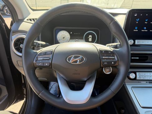 Used 2023 Hyundai Kona Limited FWD image 13