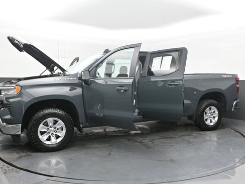 Used 2025 Chevrolet Silverado 1500 LT AWD/4WD image 41