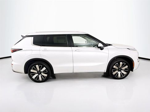 New 2026 Mitsubishi Outlander SEL image 8