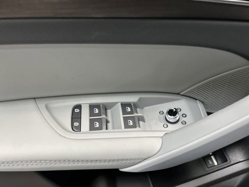 New 2024 Audi Q5 e Prestige image 25