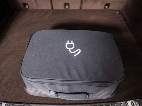 Used 2022 Porsche Cayenne Turbo S image 9