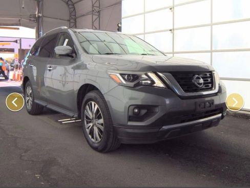 Used 2020 Nissan Pathfinder SL image 2