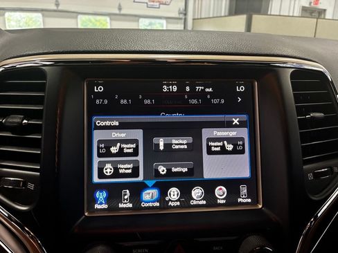 Used 2017 Jeep Grand Cherokee Limited AWD/4WD image 24