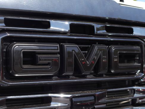 Used 2024 GMC Sierra 3500 Denali Ultimate image 38