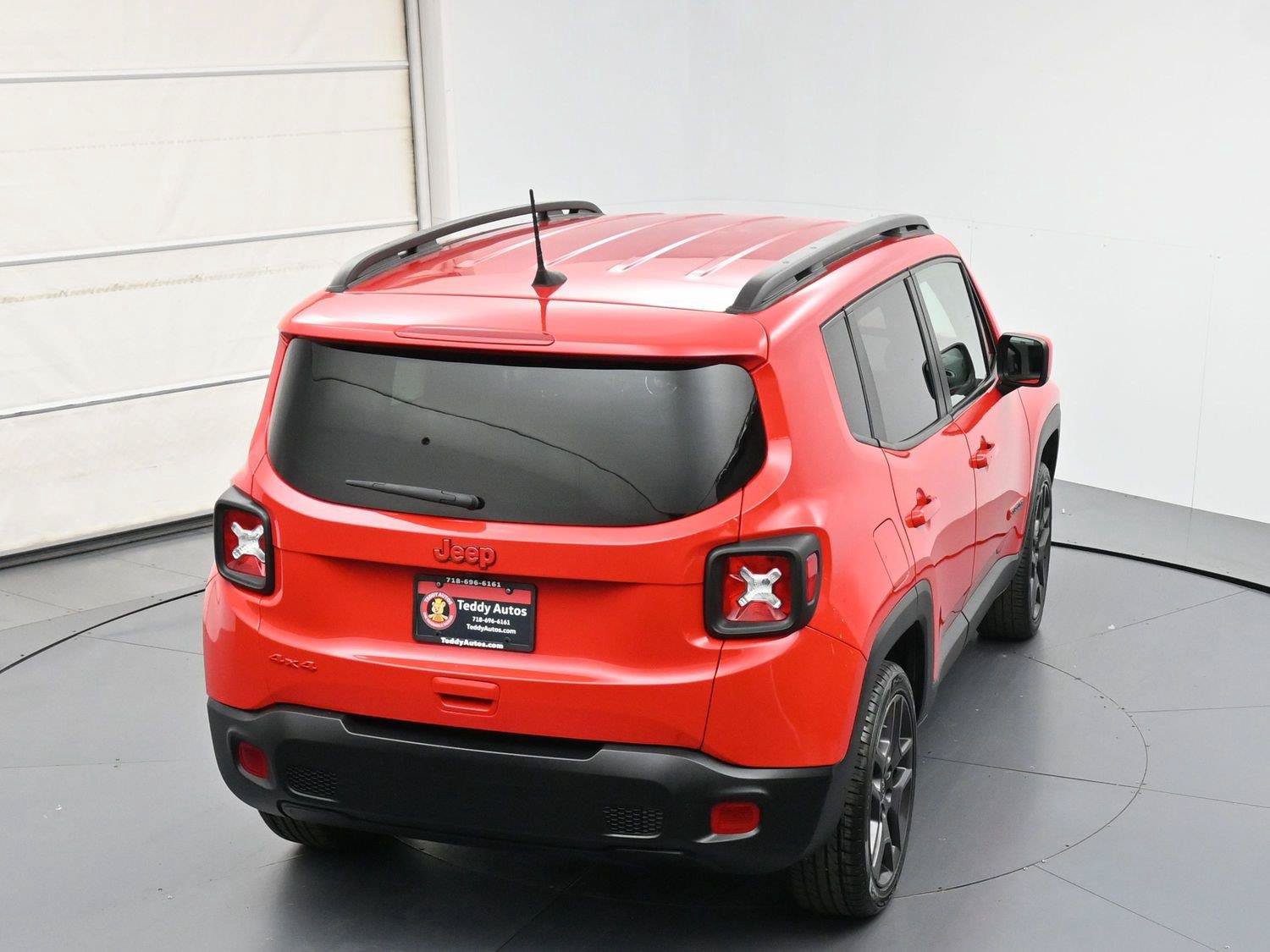Used 2022 Jeep Renegade Latitude w/ Convenience Group AWD/4WD image 32