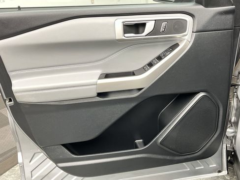 Certified 2023 Ford Explorer XLT w/ Equipment Group 202A image 8