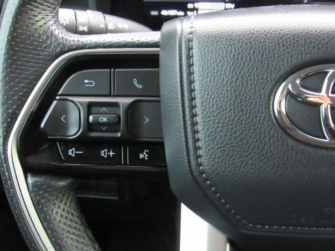 Used 2024 Toyota Tundra Limited image 18