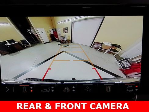 Used 2025 GMC Sierra 3500 SLT w/ SLT Premium Package image 28