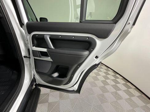 Certified 2024 Land Rover Defender 110 X-Dynamic SE image 23