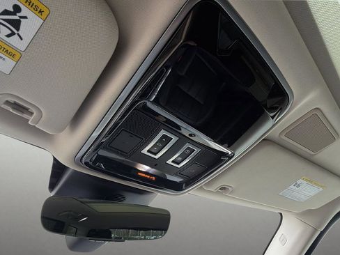 Used 2021 Land Rover Range Rover Sport HSE Silver Edition image 33