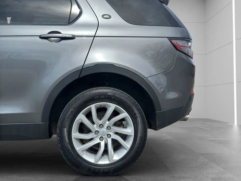 Used 2018 Land Rover Discovery Sport HSE image 22