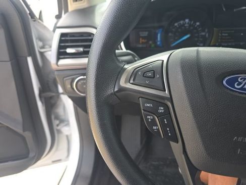 Used 2020 Ford Fusion SE FWD image 15