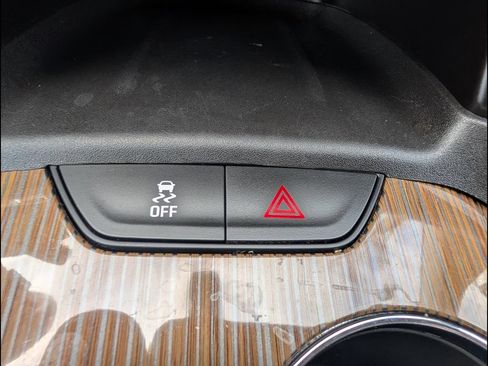 Used 2019 GMC Acadia SLE AWD/4WD image 16