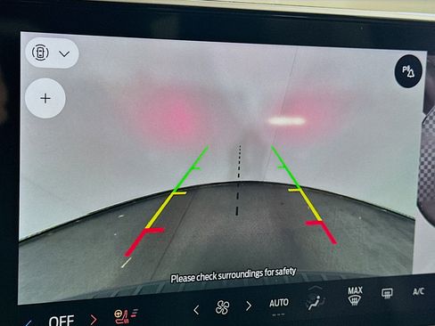 Used 2025 Ford Explorer Platinum image 23