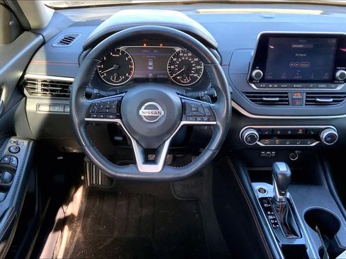 Used 2019 Nissan Altima 2.5 SR w/ SR Premium Package image 5