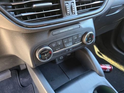 Used 2025 Ford Escape ST-Line image 13