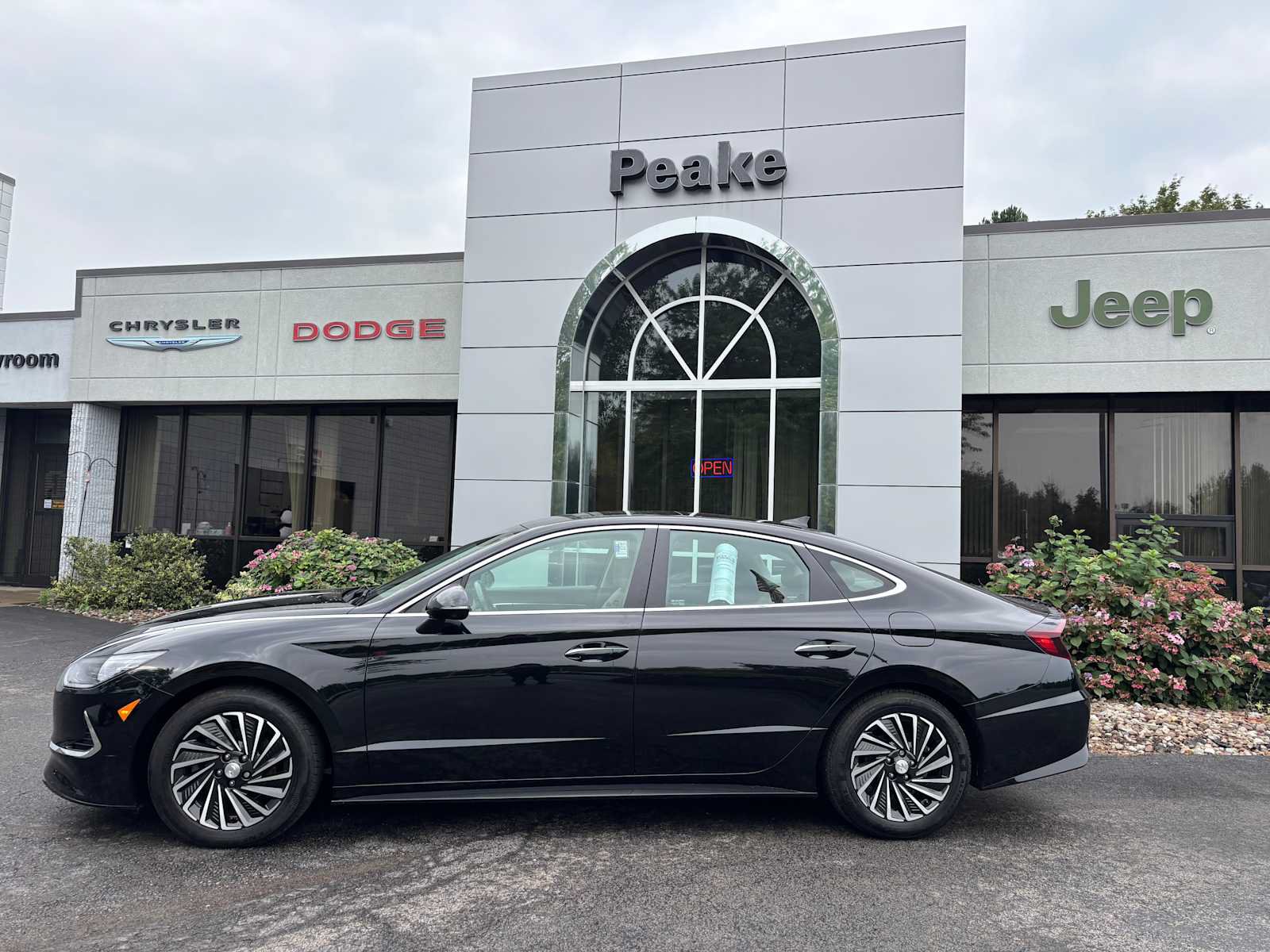 Used 2021 Hyundai Sonata Limited FWD image 3