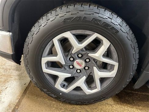 Used 2023 GMC Sierra 1500 SLT image 10