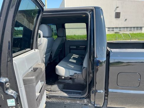 Used 2016 Ford F350 XLT w/ XLT Premium Package AWD/4WD image 10