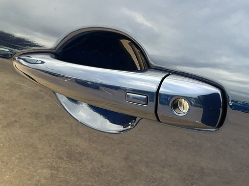 Used 2025 Nissan Rogue SV image 10