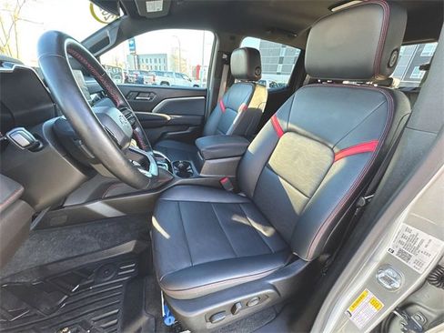 Used 2023 Chevrolet Colorado Z71 w/ Z71 Convenience Package 2 image 19