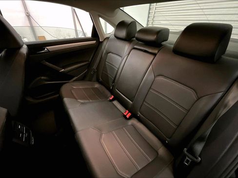 Used 2020 Volkswagen Passat 2.0T SE image 25