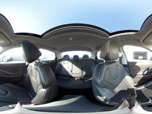 Used 2025 Hyundai Elantra Limited image 44