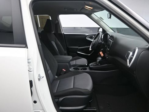 Used 2024 Kia Soul LX w/ Option Group 015 FWD image 27
