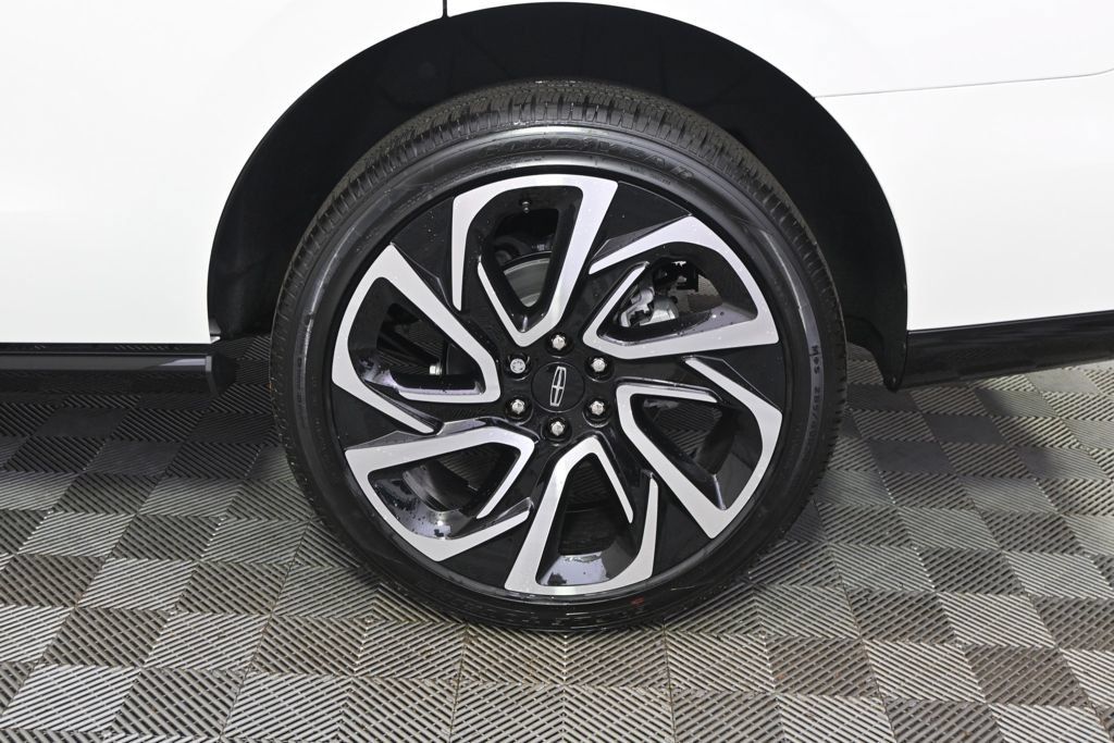 New 2027 Lincoln Navigator Black Label AWD/4WD image 21