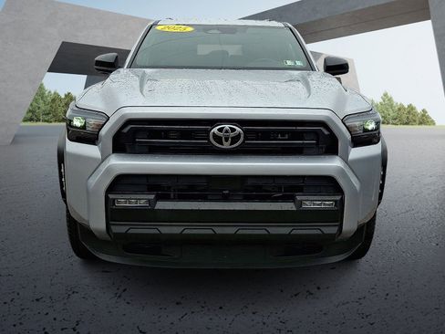 Certified 2025 Toyota 4Runner SR5 image 2