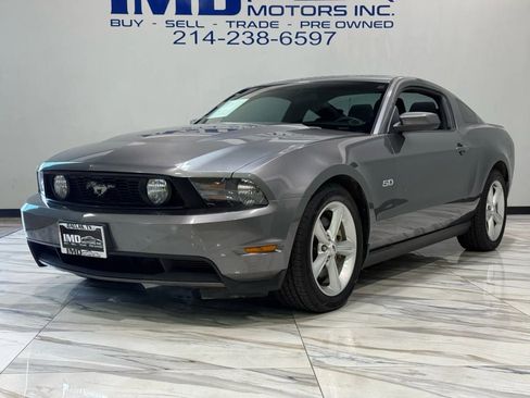 Used 2012 Ford Mustang GT image 2