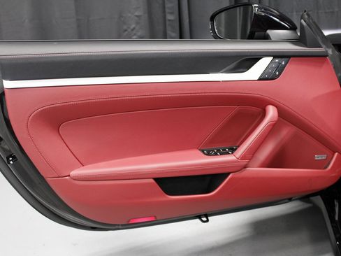 Certified 2025 Porsche 911 Carrera image 21