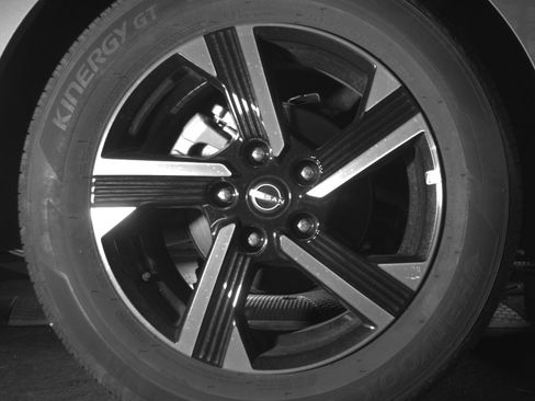 Used 2025 Nissan Sentra SV image 15