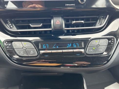 Used 2021 Toyota C-HR Limited FWD image 14