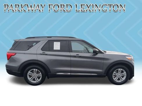 Used 2021 Ford Explorer XLT w/ Equipment Group 202A RWD image 6