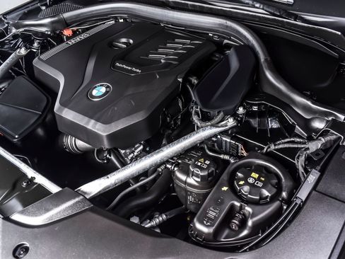 Used 2023 BMW 530i xDrive w/ Premium Package AWD/4WD image 13
