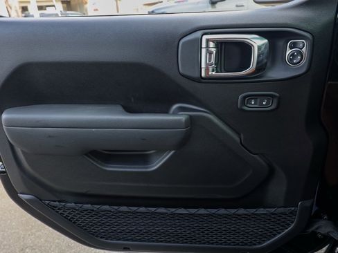 New 2025 Jeep Gladiator Willys image 22