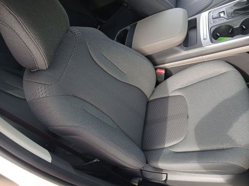 New 2026 Kia Carnival LX FWD image 25
