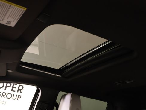 Used 2022 Chevrolet Silverado 1500 ZR2 w/ Technology Package image 15