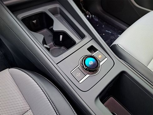 New 2026 Volkswagen Tiguan SE image 9