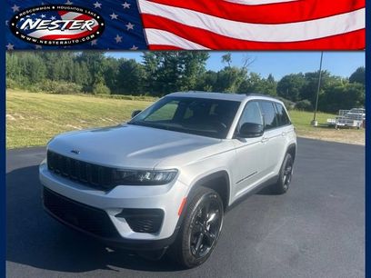 Used 2024 Jeep Grand Cherokee Altitude