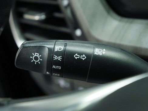 Used 2023 Kia Telluride EX w/ EX Captain's Chair Package FWD image 13