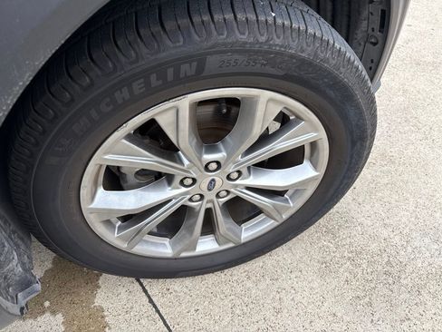 Used 2022 Ford Explorer XLT w/ Equipment Group 202A RWD image 17